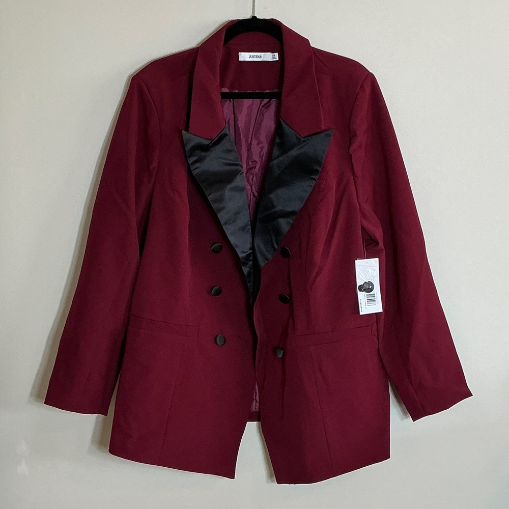 Maroon Double-Breasted Tuxedo Blazer with Black Lapel
